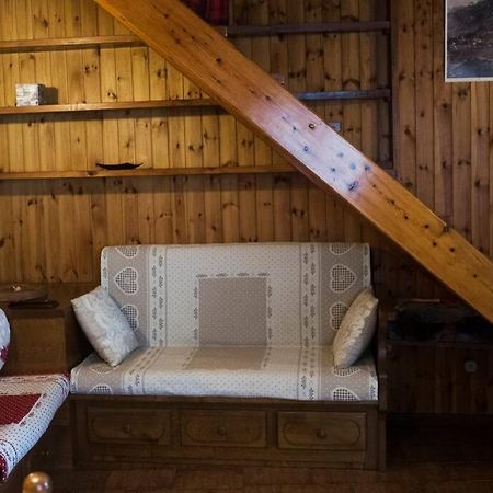 Chalet Indipendente In Centro A Valtournenche Luaran gambar