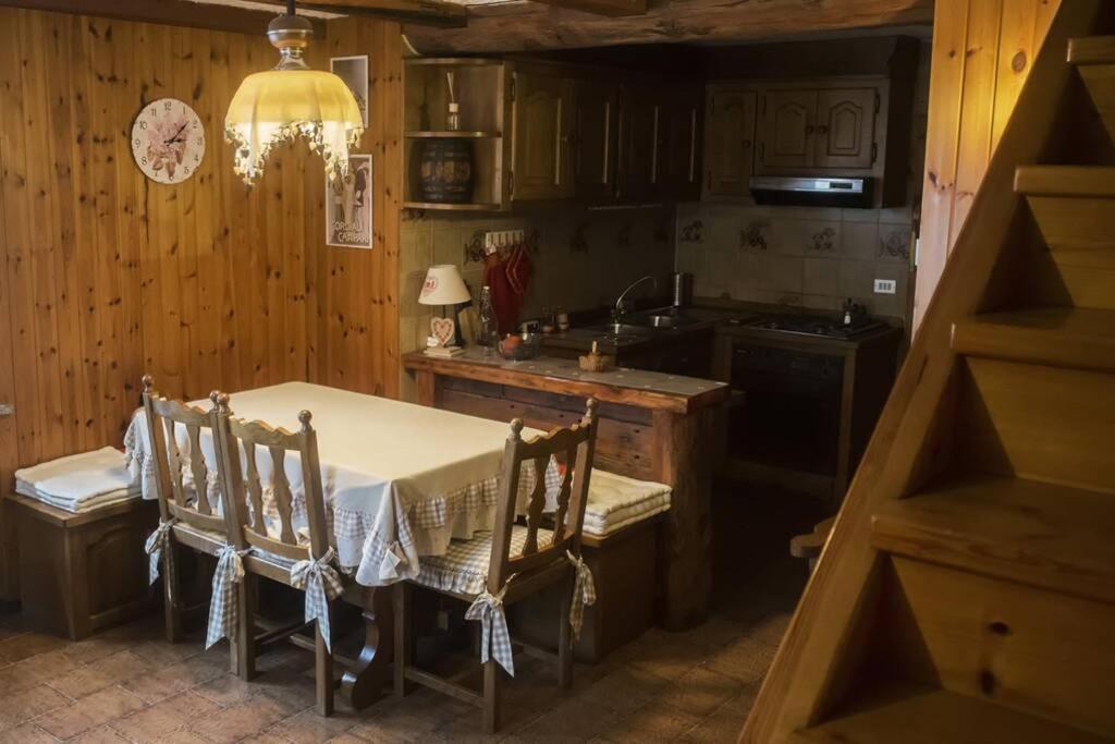 Chalet Indipendente In Centro A Valtournenche Luaran gambar